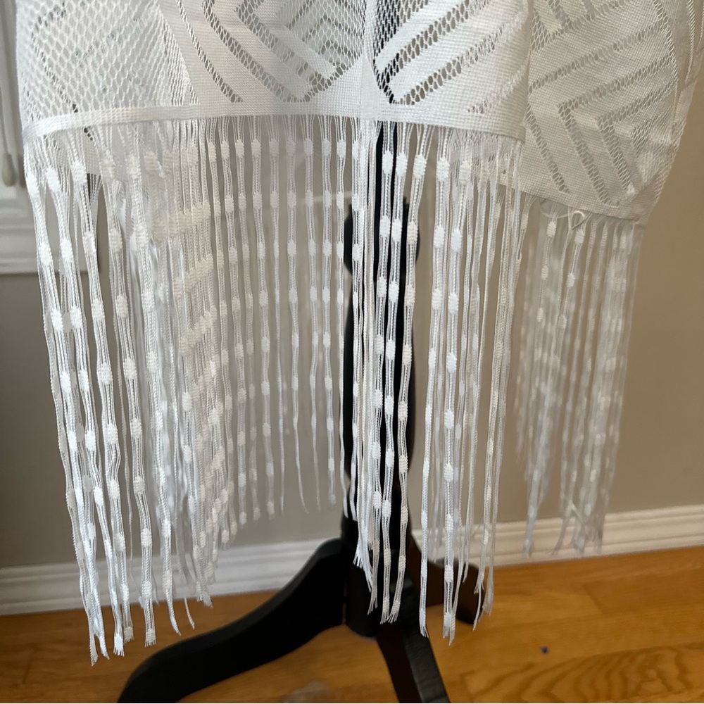 White‎ Geometric Patterned Fringe Cover-Up - Picture 4 of 7